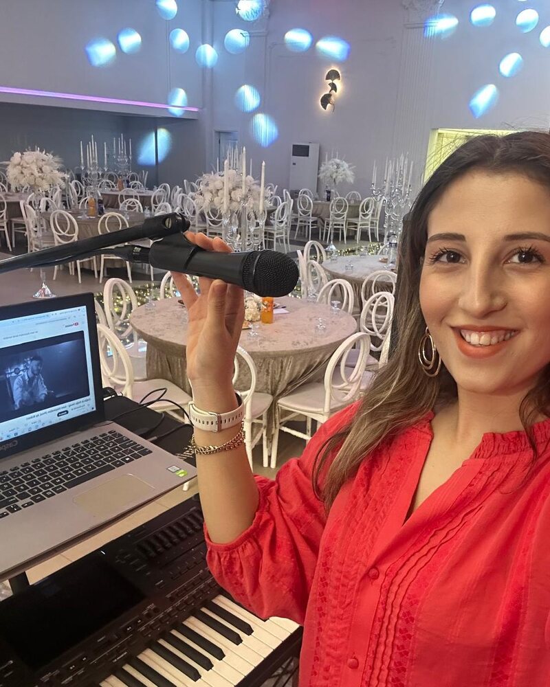 Uşak Bayan DJ kına gecesi müzik performansı